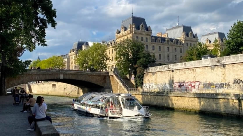 Understanding French Culture Through Everyday Rituals