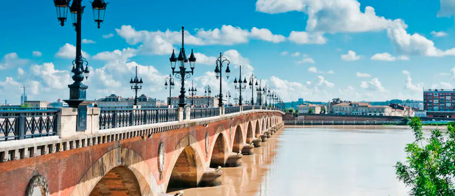 Bordeaux France pont de Pierre Bordeaux France pont de Pierre
