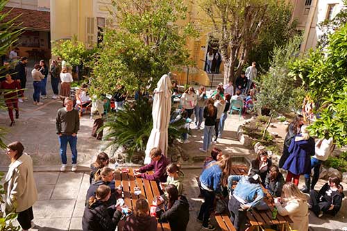 Estudia en la escuela de francés en Niza Francia